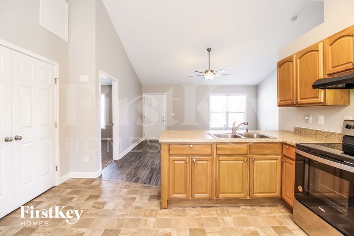 Building Photo - 136 Fir Dr