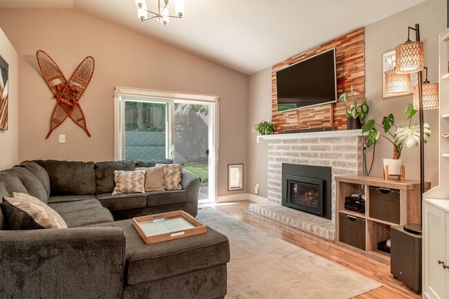 Building Photo - 3 Bed 2 Bath NorthWest Reno Home