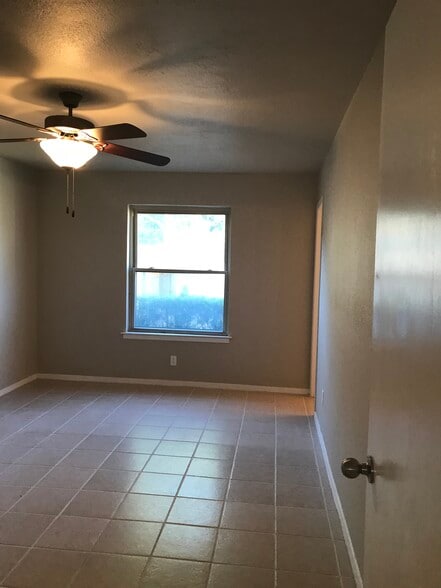 Master Bedroom - 516 Mustang Drive