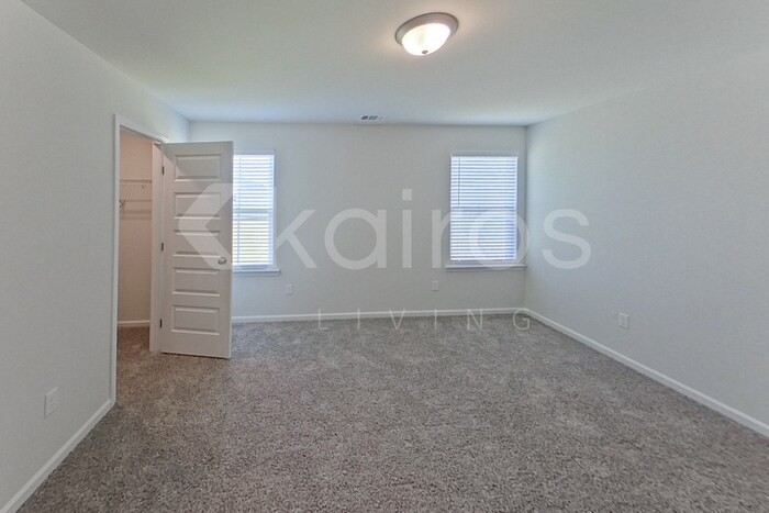 Building Photo - 204 Redwood Ct