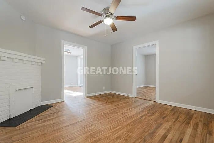 Building Photo - 2100 Lake Shore Dr