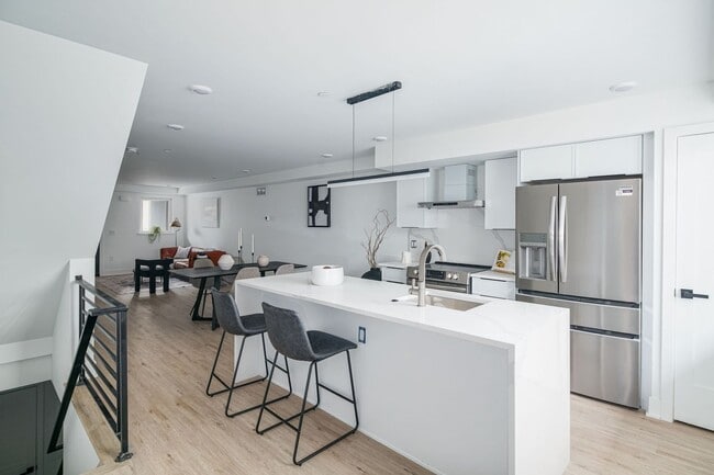 Building Photo - Hagert Street Estates