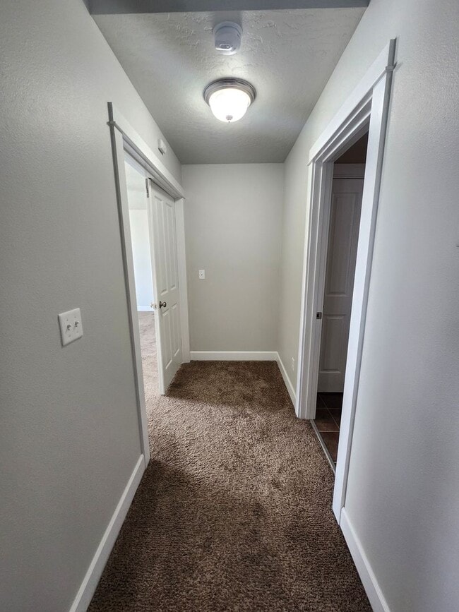 Building Photo - Single Story Home w/Huge Fenced Backyard!