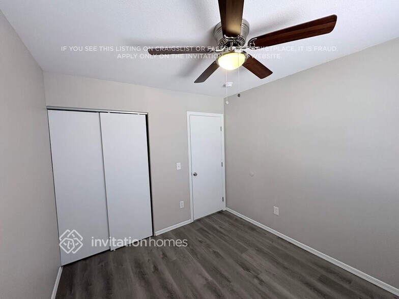 Building Photo - 1551 E Betsy Ln