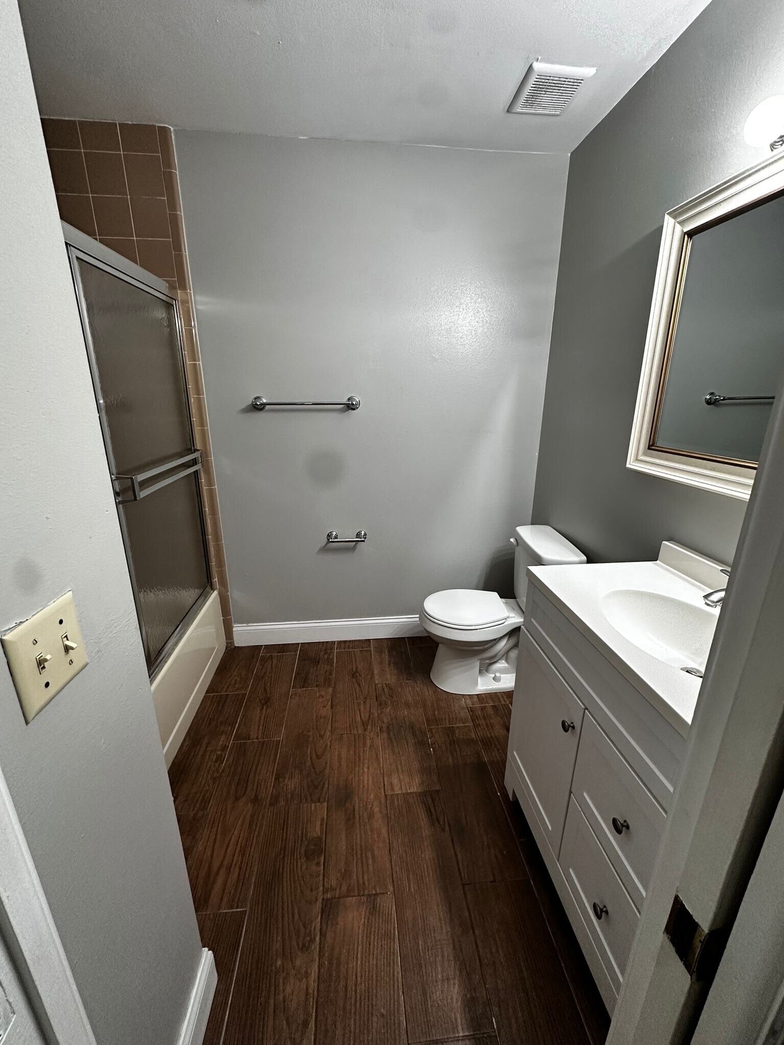 Building Photo - 5082 Ernst Ct