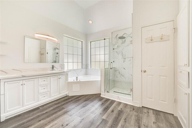 Building Photo - 8803 Memorial Creek Dr