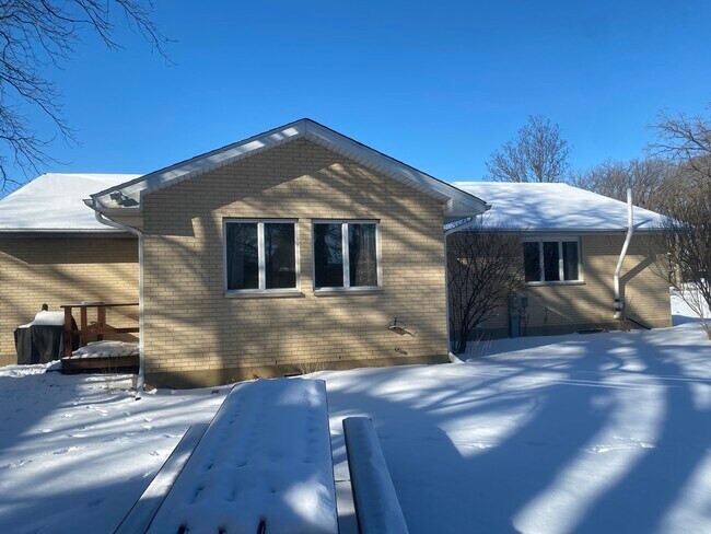 Building Photo - 155 Seymour Ave