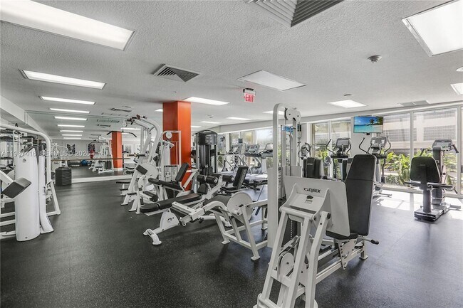 Building Photo - 6051 N Ocean Dr