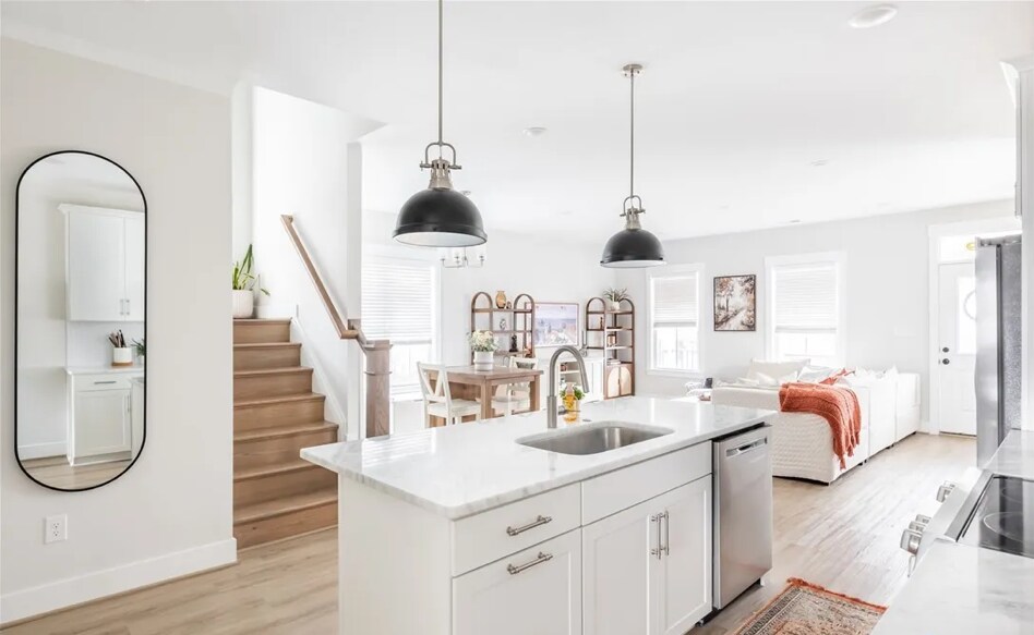 Building Photo - 2019 Dinwiddie Ave