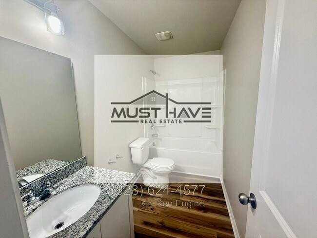 Building Photo - 15 Harvest Ridge Dr