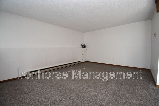 Building Photo - 119 S 15th Ave