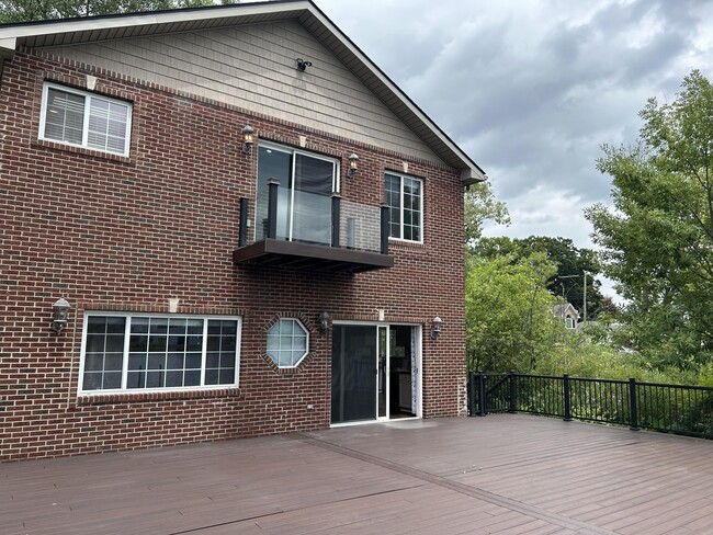 Building Photo - 3165 Kenrick St