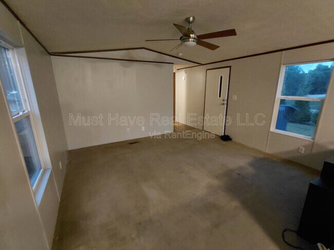 Building Photo - 1691 Zebulon Dr