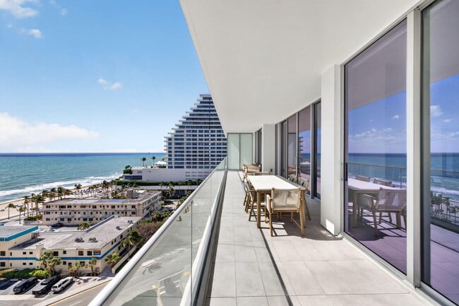 Building Photo - 153 N Seabreeze Blvd