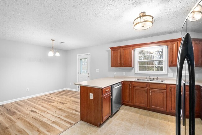 Building Photo - 1626 Autumn Dr