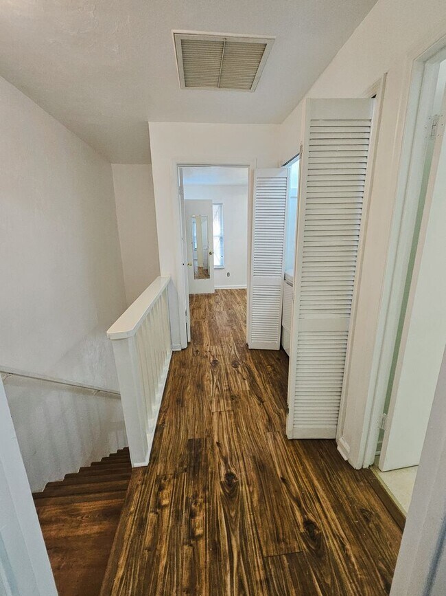 Building Photo - 609 Acorn Grove Ct