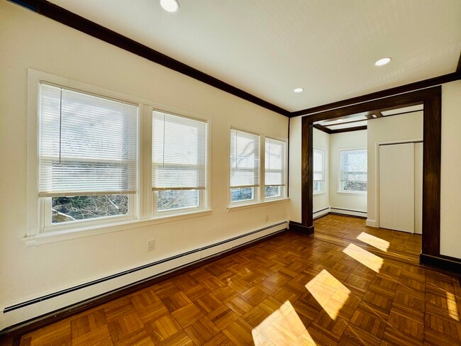 Building Photo - 69 W 39th St