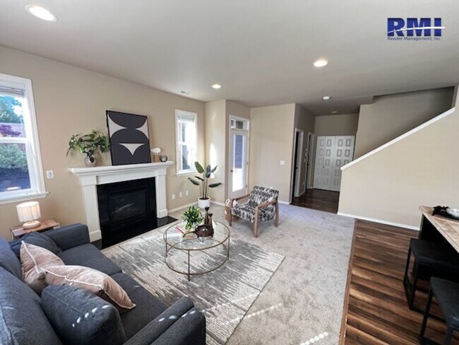 Building Photo - 11244 Borgen Loop NW