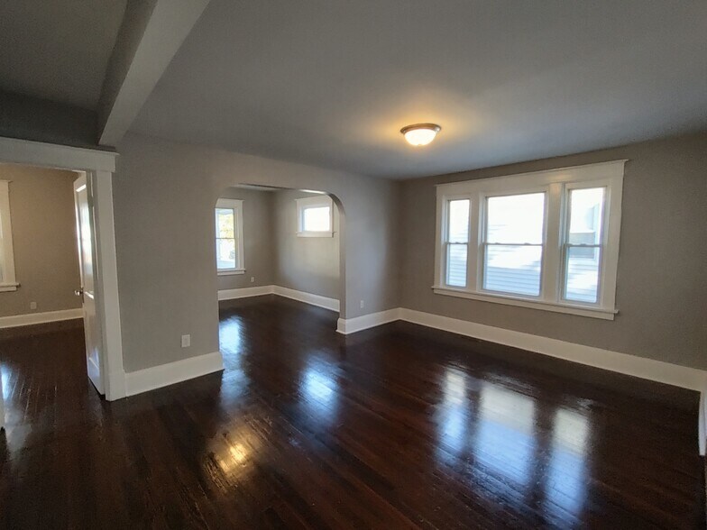 Building Photo - 1725 Avenue M