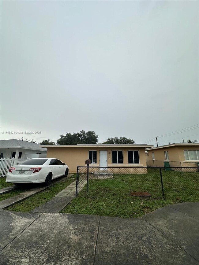Primary Photo - 10150 NW 8th Ave