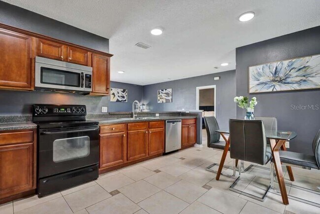 Building Photo - 820 Grantham Dr