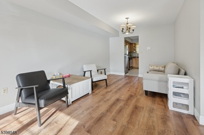 Building Photo - 360 Cotswold Pl