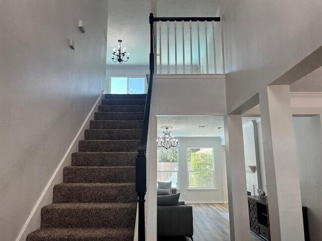 Building Photo - 14111 Torrey Vista Dr