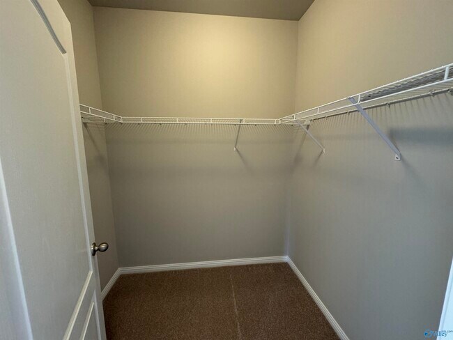 Building Photo - 30000 Abbeywood Ln