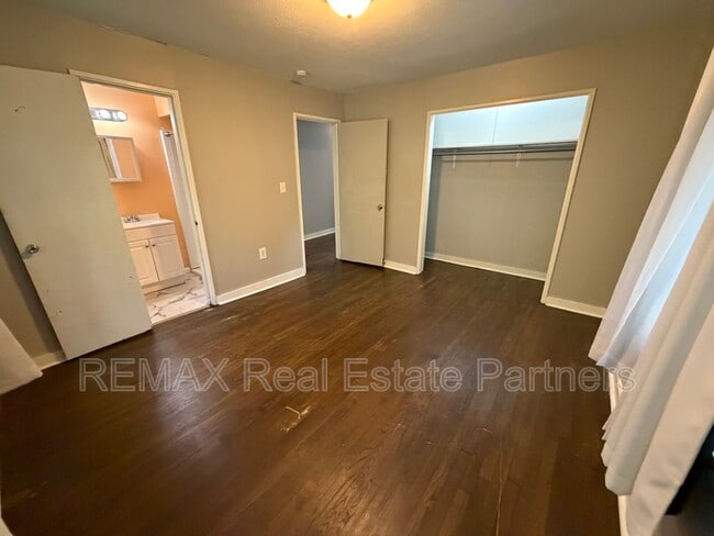 Building Photo - 419 S 36th Ave