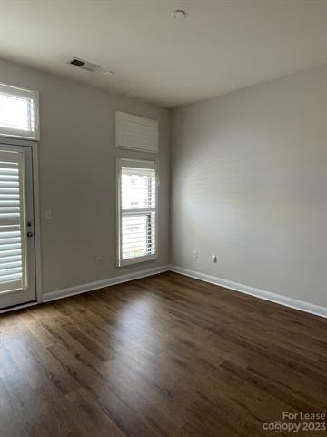 Building Photo - 422 New Bern Station Ct