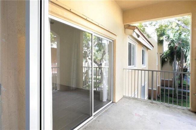 Building Photo - 2640 S University Dr
