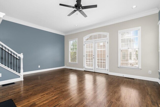 Building Photo - 2301 Marion Walk Dr SE