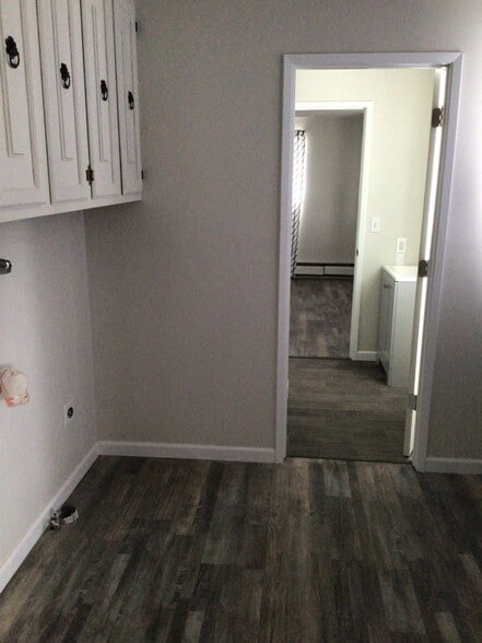 Building Photo - 1320 Summers Ln