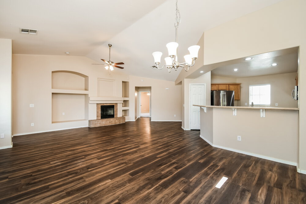 Building Photo - 2540 W Silver Streak Way