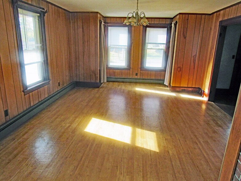 Living Room - 324 Main St