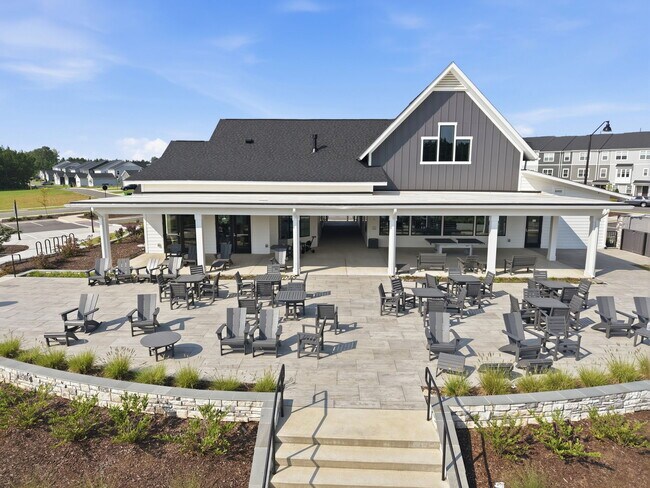 Building Photo - 219 Deercroft Dr