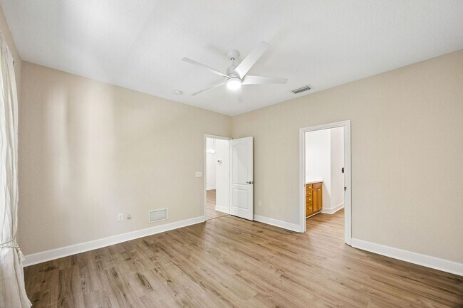 Building Photo - 96010 Stoney Dr