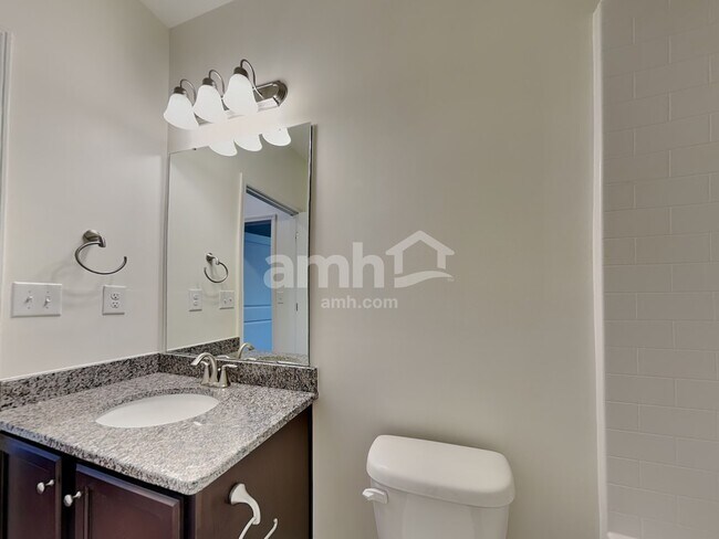 Building Photo - 2125 Laurel Vlg Cir