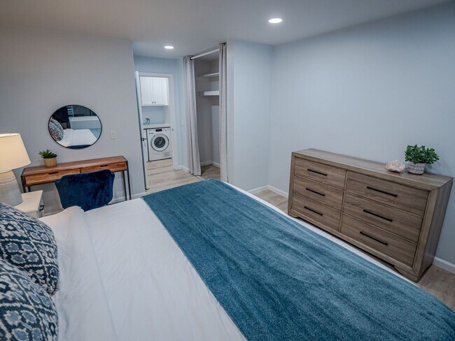 Building Photo - Fully Furnished Minutes from the Beach Newly Remodeled 2 Bedroom Move in Ready!