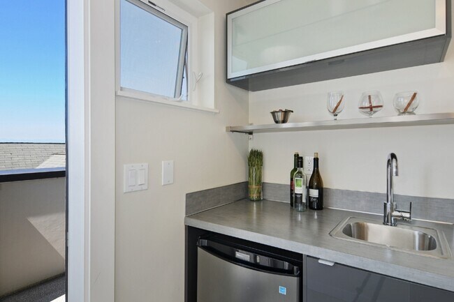 Building Photo - 4717 Phinney Avenue North