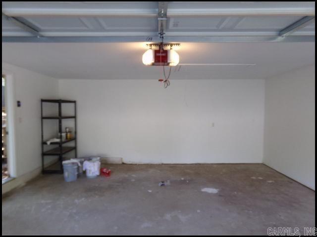 Building Photo - 8 Woodlore Cir