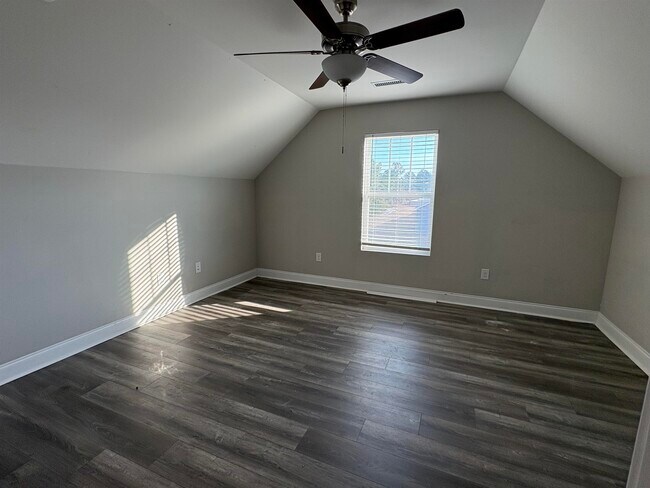 Building Photo - 104 Ringding Dr