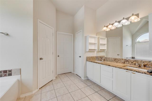 Building Photo - 1400 Palmares Ct