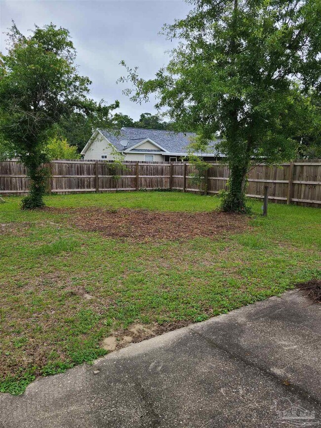 Building Photo - 708 Thornwood Pl