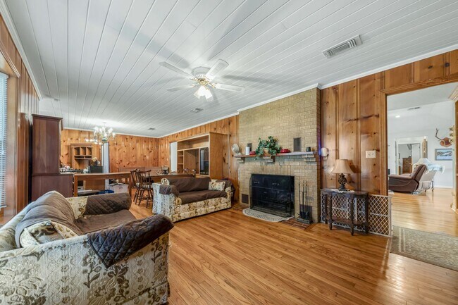 Building Photo - 4269 Wilcox Ln