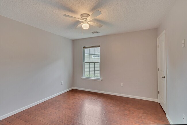 Building Photo - 191 Peregrine Cir