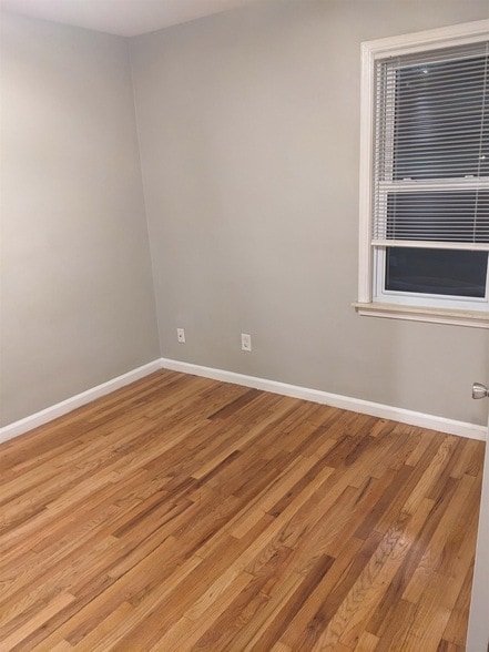 Building Photo - 1261 E Chesterfield St