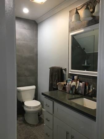 Building Photo - 2506 Glen Green St