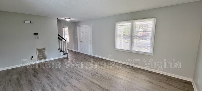 Building Photo - 5942 Clear Springs Rd