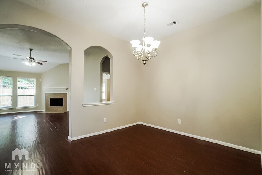Building Photo - 22015 Cascade Hollow Ln